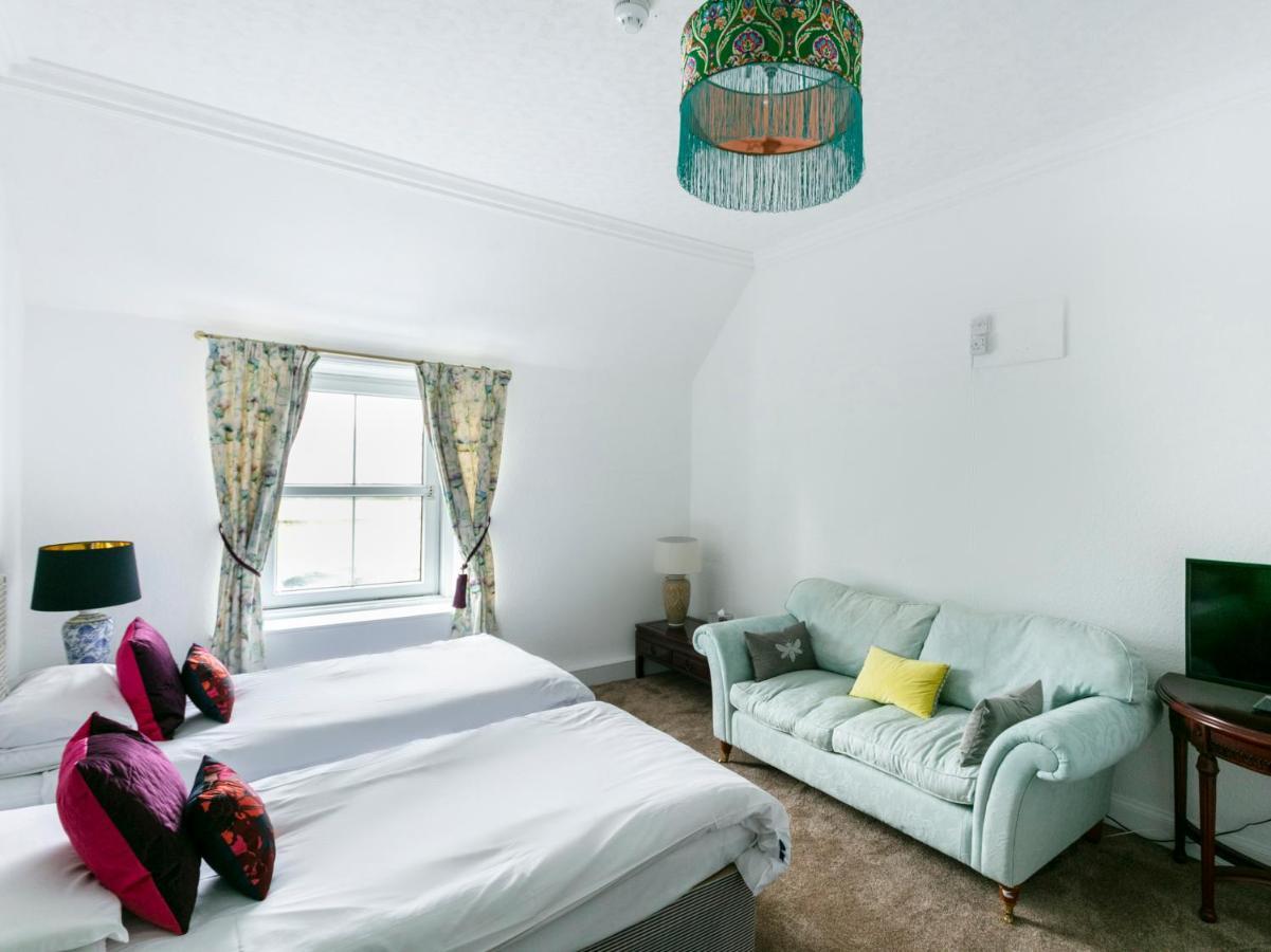 Oyo Lochinvar Hotel Glasgow Ngoại thất bức ảnh