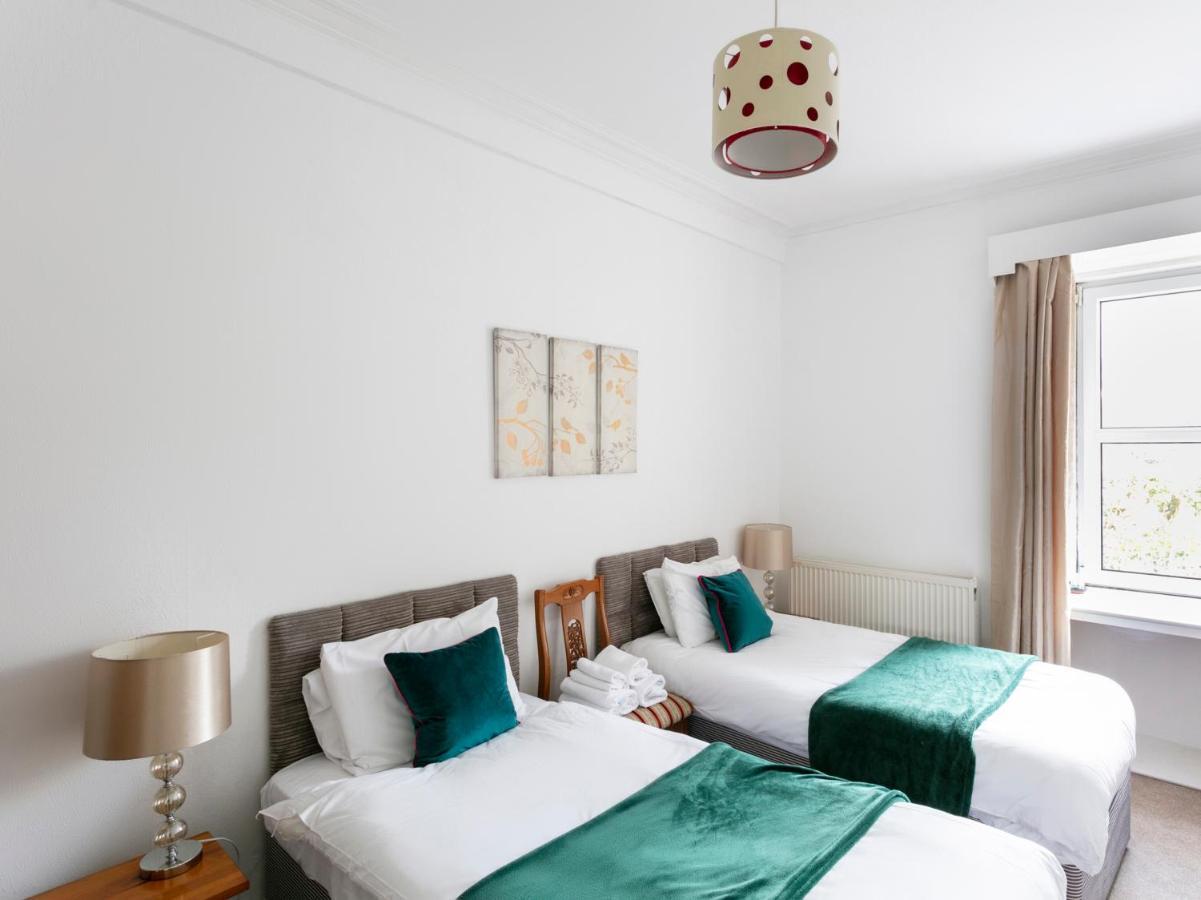 Oyo Lochinvar Hotel Glasgow Ngoại thất bức ảnh