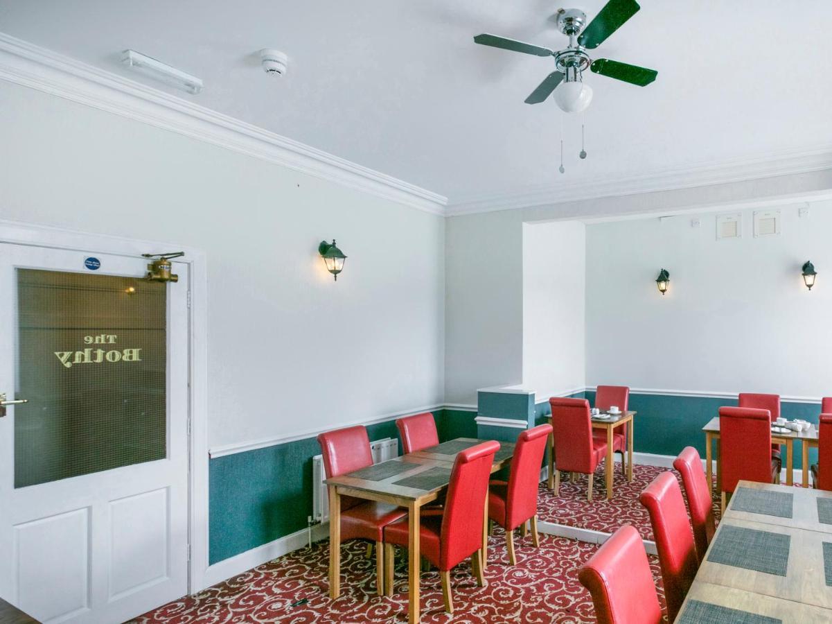 Oyo Lochinvar Hotel Glasgow Ngoại thất bức ảnh