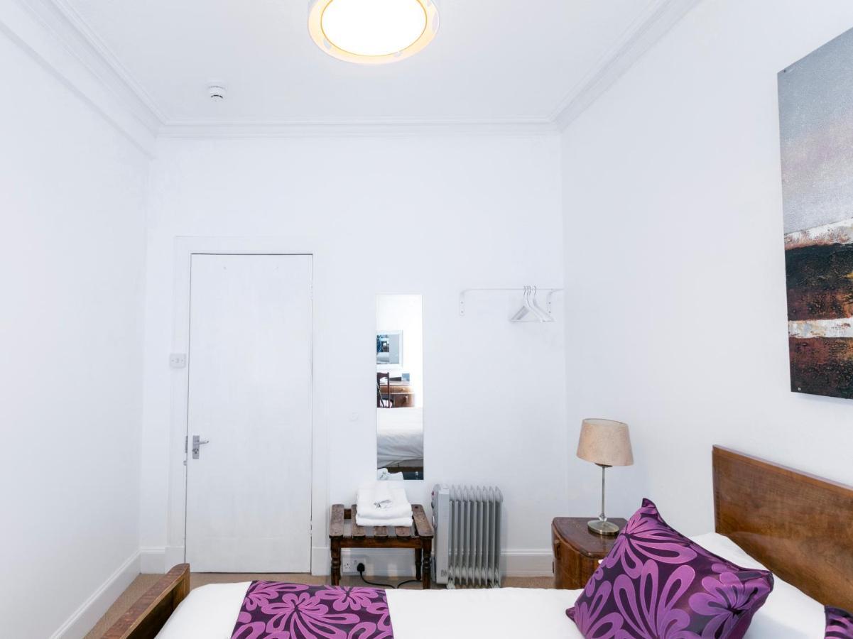 Oyo Lochinvar Hotel Glasgow Ngoại thất bức ảnh