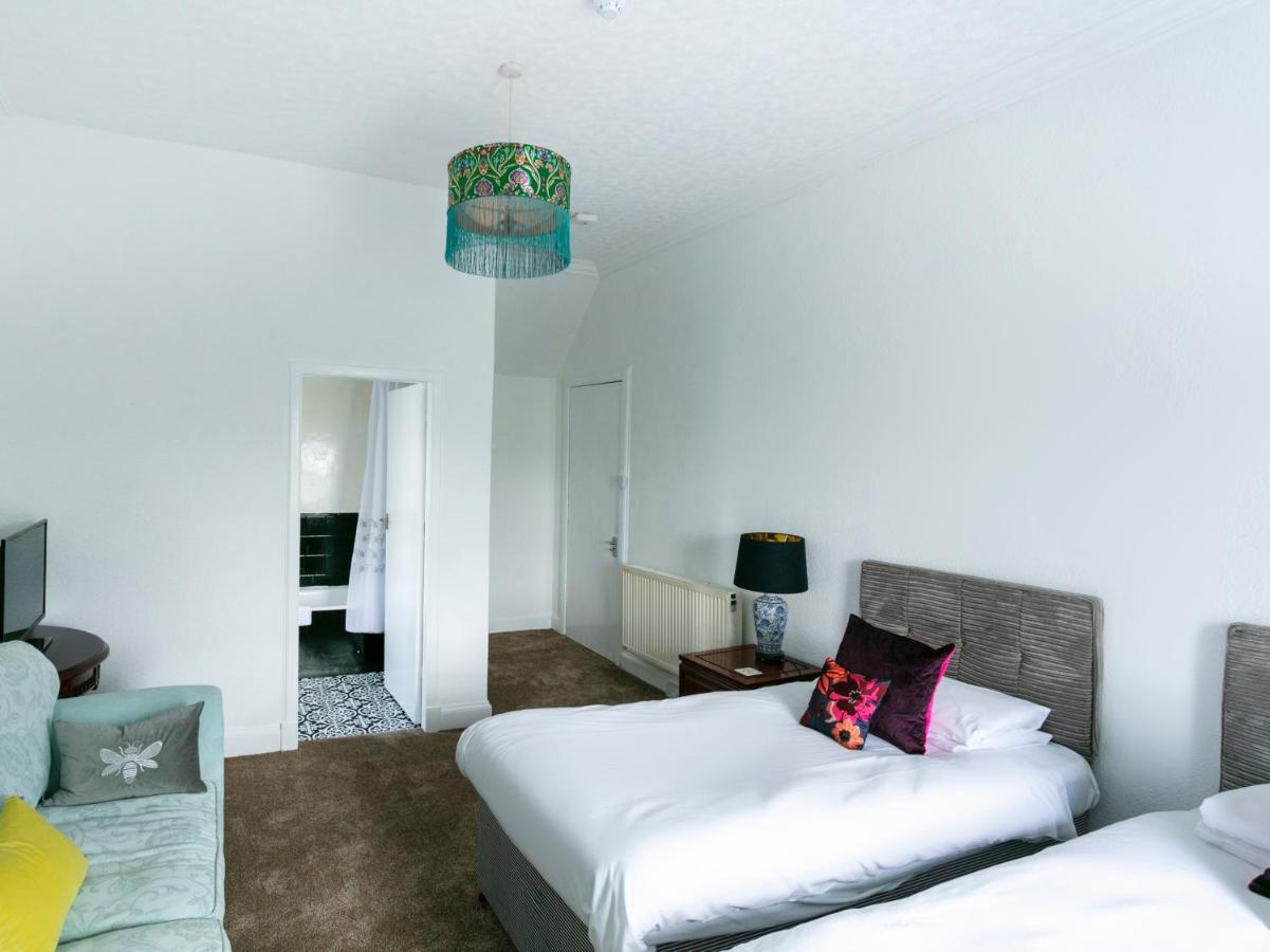 Oyo Lochinvar Hotel Glasgow Ngoại thất bức ảnh