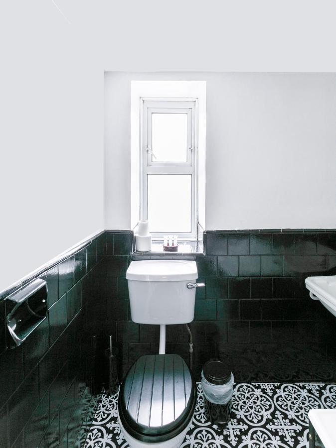 Oyo Lochinvar Hotel Glasgow Ngoại thất bức ảnh