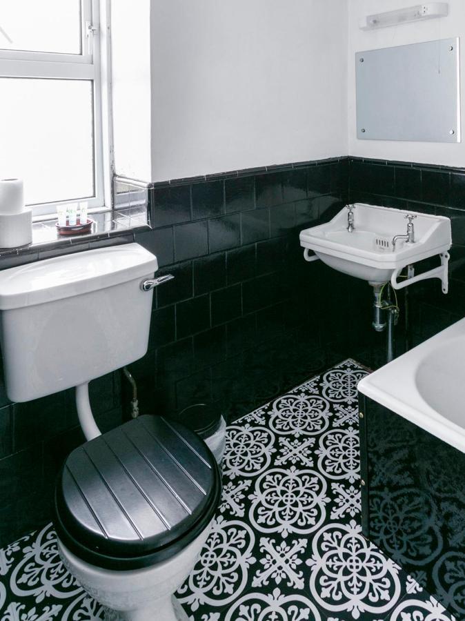 Oyo Lochinvar Hotel Glasgow Ngoại thất bức ảnh